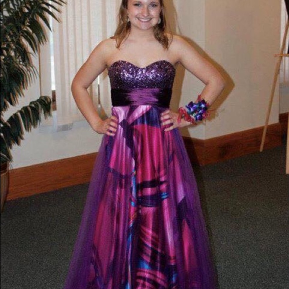 Prom dress - Picture 3 of 3